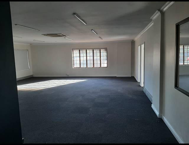 114M² OFFICE TO LET IN HILLCREST CENTRAL
